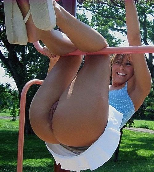 25P Oops, no panties 5