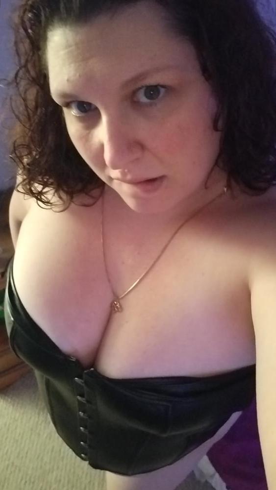16P Latex clad hubby and leather corset and latex glove wife