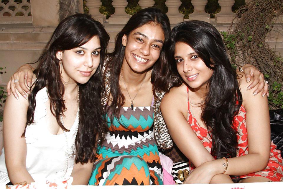 25P DESI indian paki bikini teens sluts
