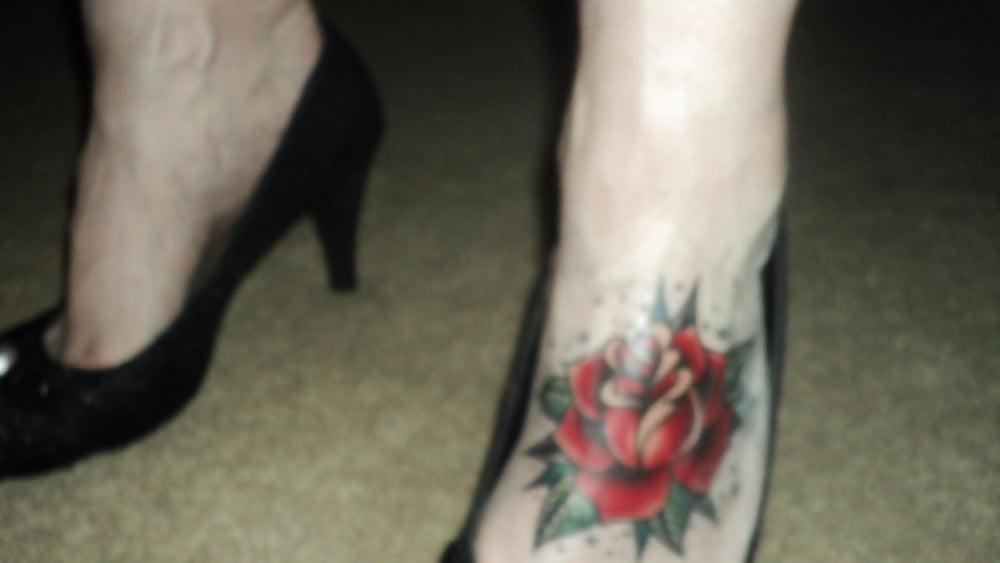 25P fake foot tattoo nylons heels barefoot  in heels