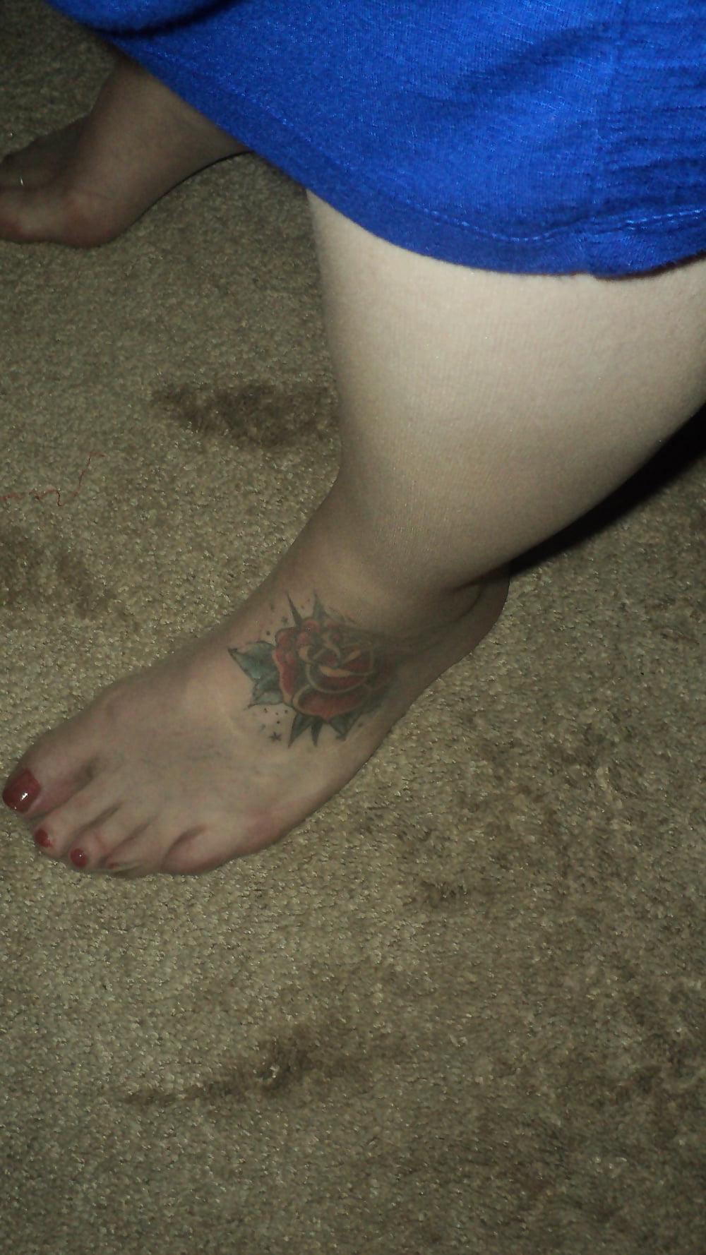 25P fake foot tattoo nylons heels barefoot  in heels