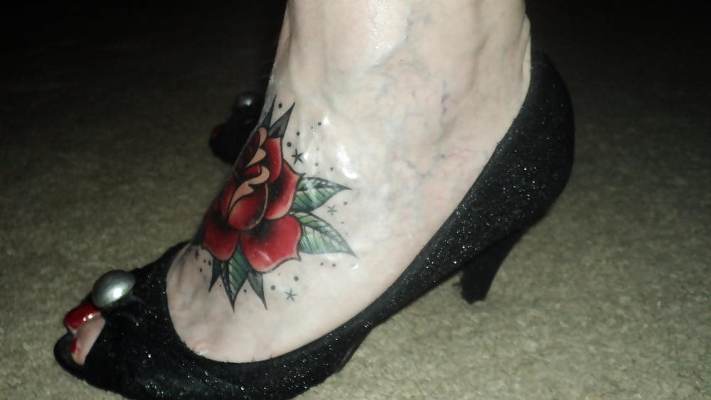 25P fake foot tattoo nylons heels barefoot  in heels