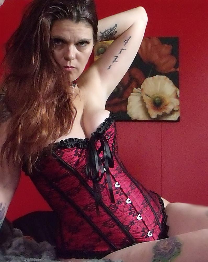 25P Red Corset