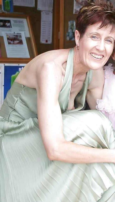 20P Downblouse & Nipple Slip 9