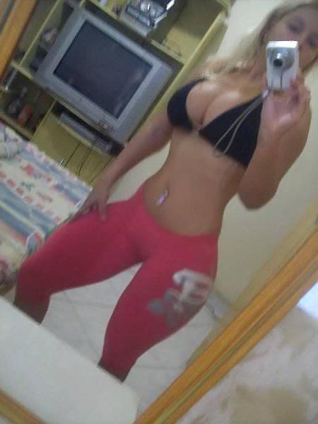25P Hot Self Pics