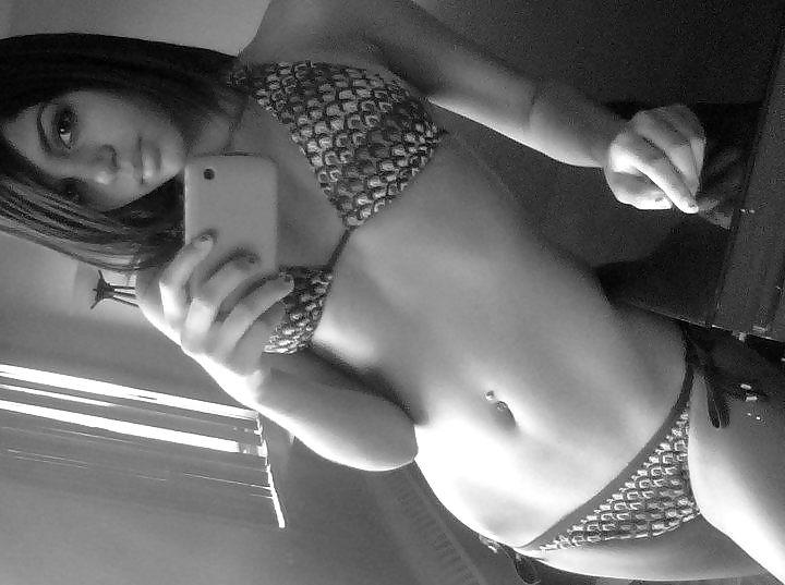 25P Hot Self Pics