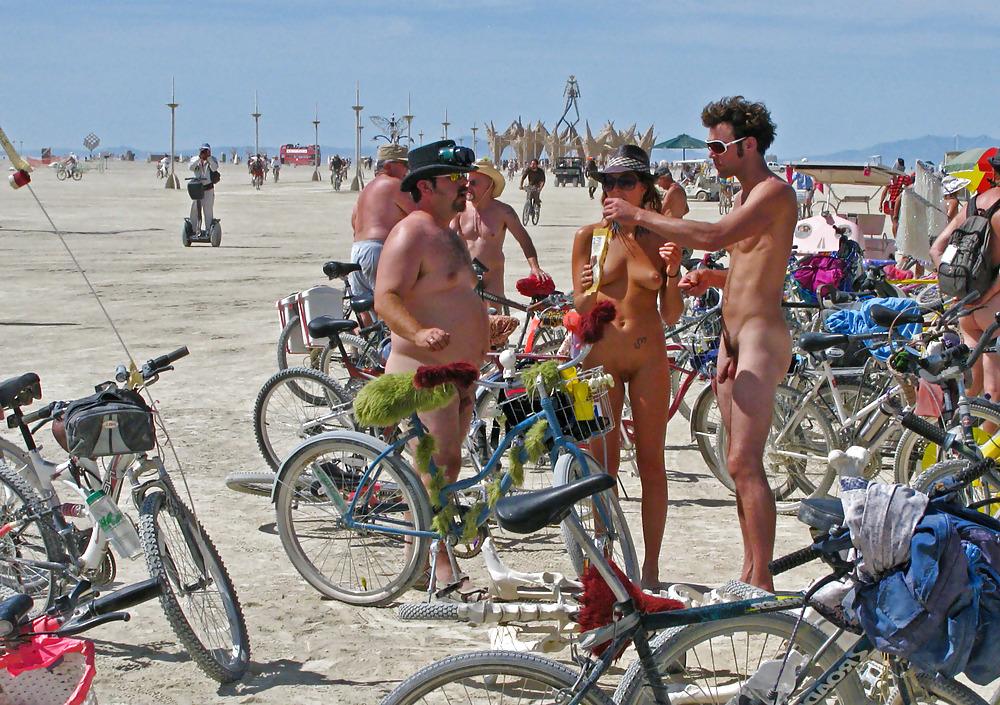 25P Naked girls on bikes