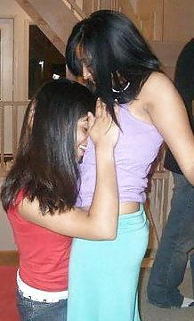 8P Sri Lankan Lesbians