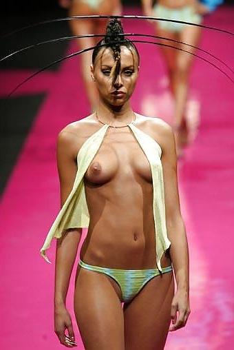 22P Models a podium downblouse