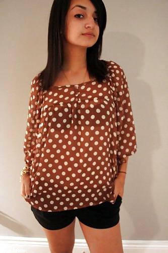 25P Desi chick posing for bf