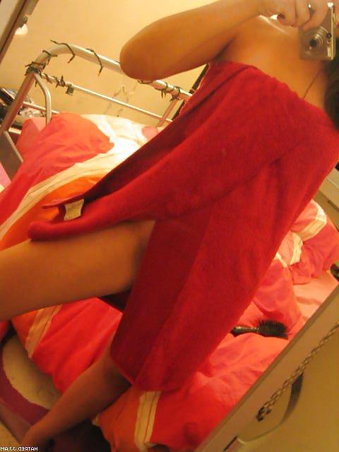 25P Desi chick posing for bf