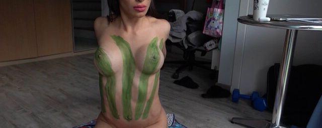 7P Beesos Food nude