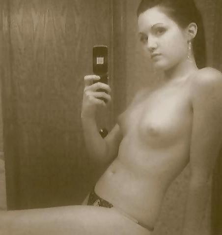 24P Verry Hot Self Shot Teenie