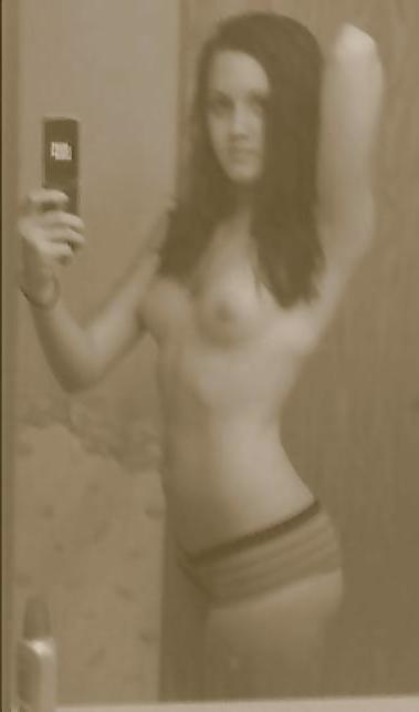24P Verry Hot Self Shot Teenie