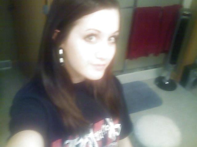 24P Verry Hot Self Shot Teenie