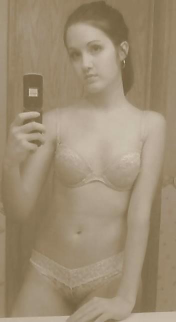 24P Verry Hot Self Shot Teenie