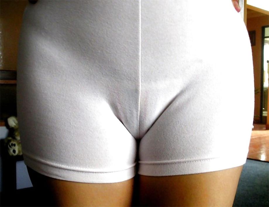 25P The Beauty of Camel Toes