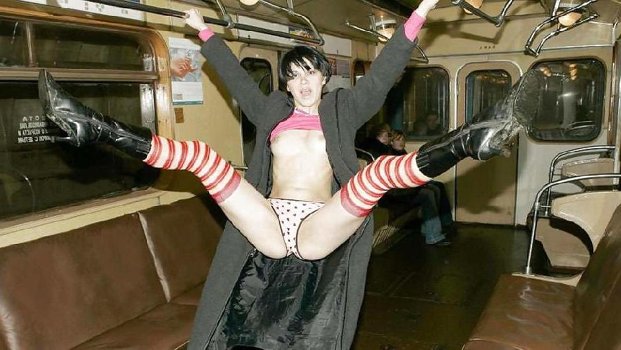 25P Mix public nudity