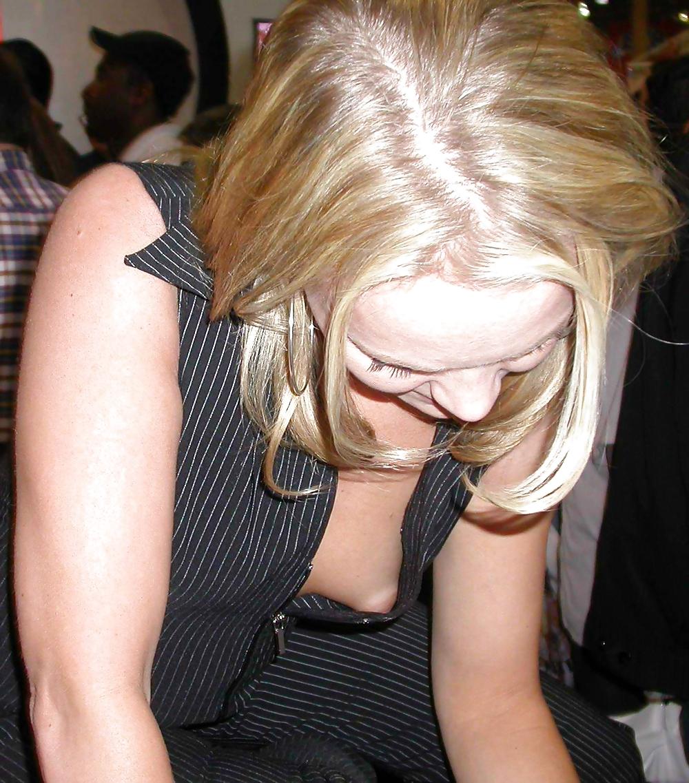 20P Downblouse and nipple peeks - N. C. 