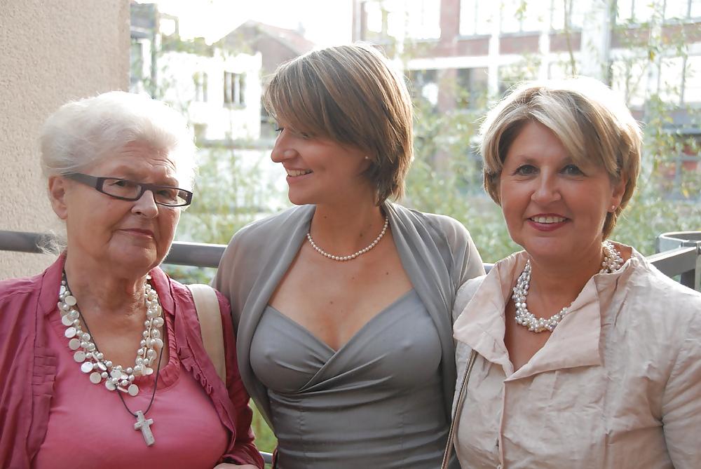 7P Mature lesbians and their young lovers...