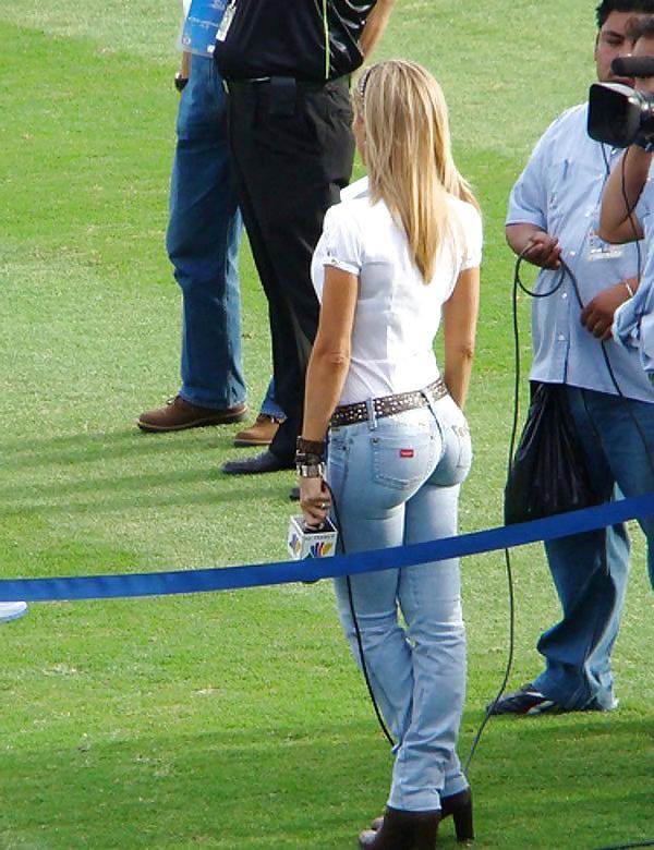 25P Compilation Jeans Girls,By Blondelover.