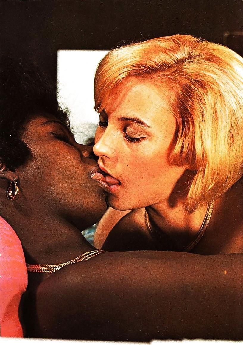 20P Lesbian Lovers IR Set