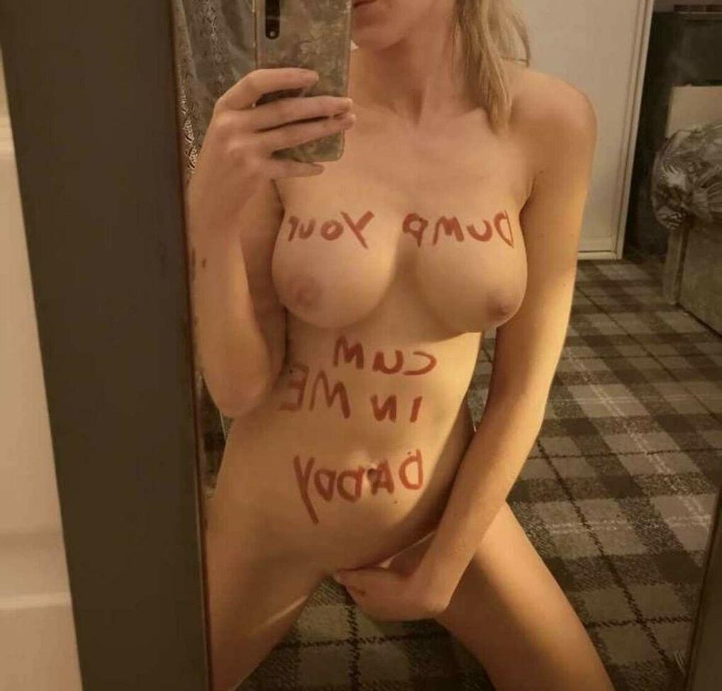 25P Beauty And The Bear nude