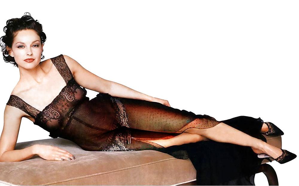 5P Ashley Judd See-Thru