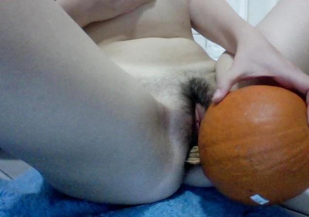 25P Masturbation with Pumpkin