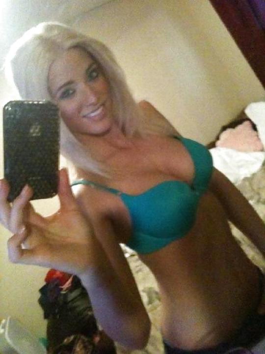 24P Sexy Amateur Self Shot Girls 