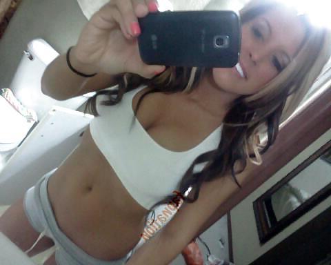 24P Sexy Amateur Self Shot Girls 