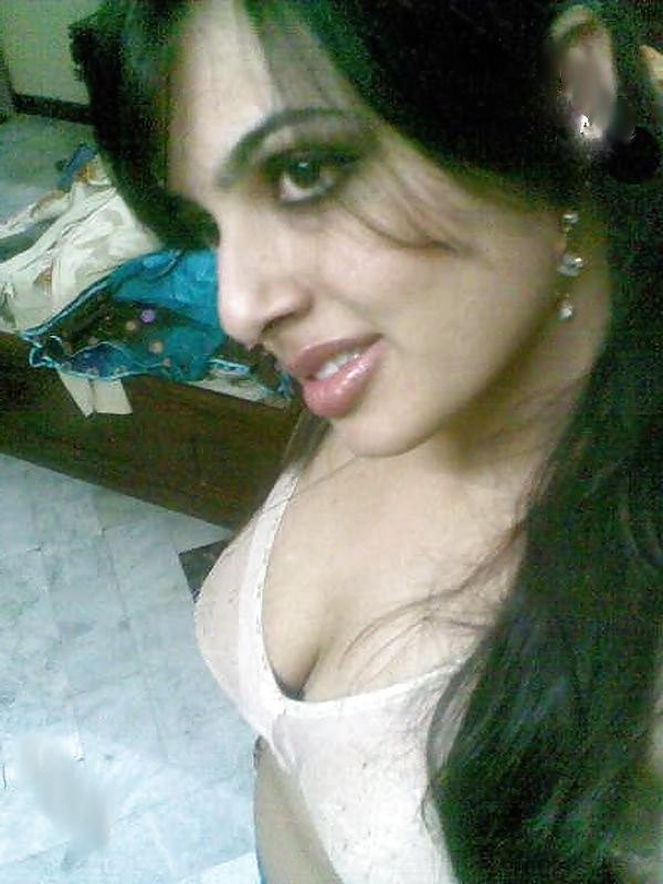 15P Desi Girls
