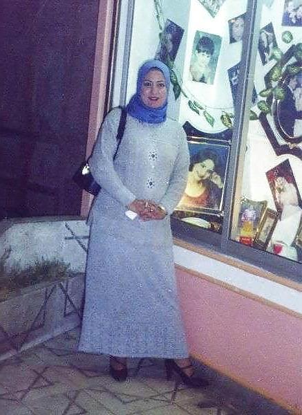 8P Arab woman