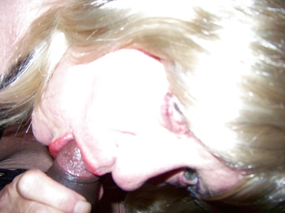 10P Sucking and cleaning the condom