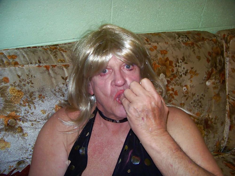 10P Sucking and cleaning the condom