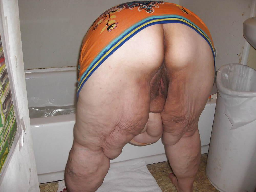 10P Oops no panties 