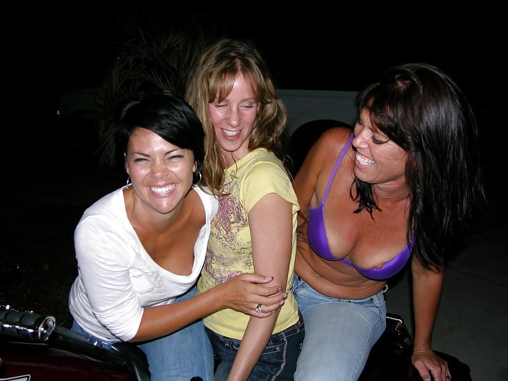 25P Downblouse Seethrus POKIES and Oops