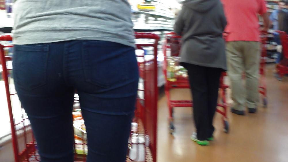 25P Ass & Butt in tight Blue Jeans looking fine 