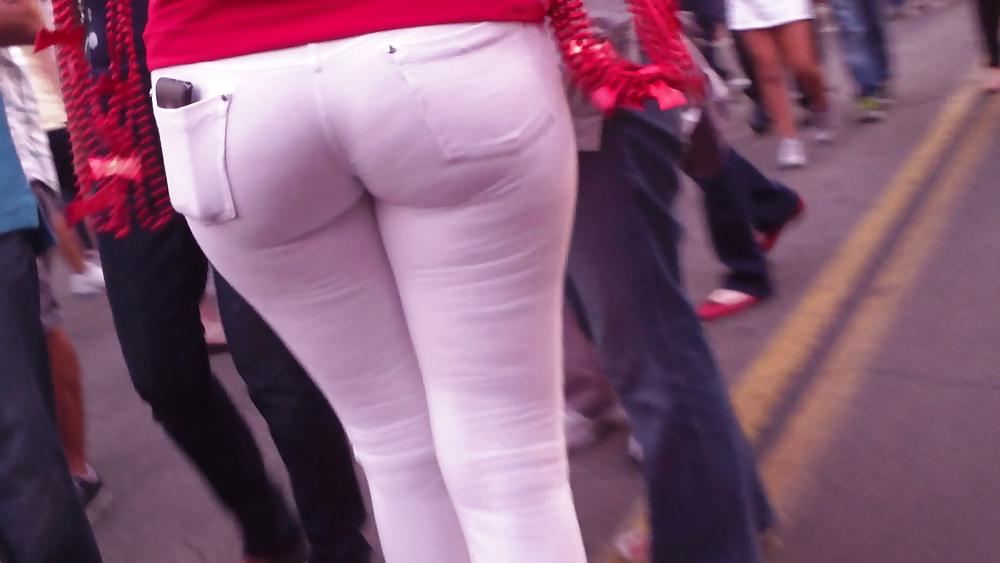 25P Ass & Butt in tight Blue Jeans looking fine 