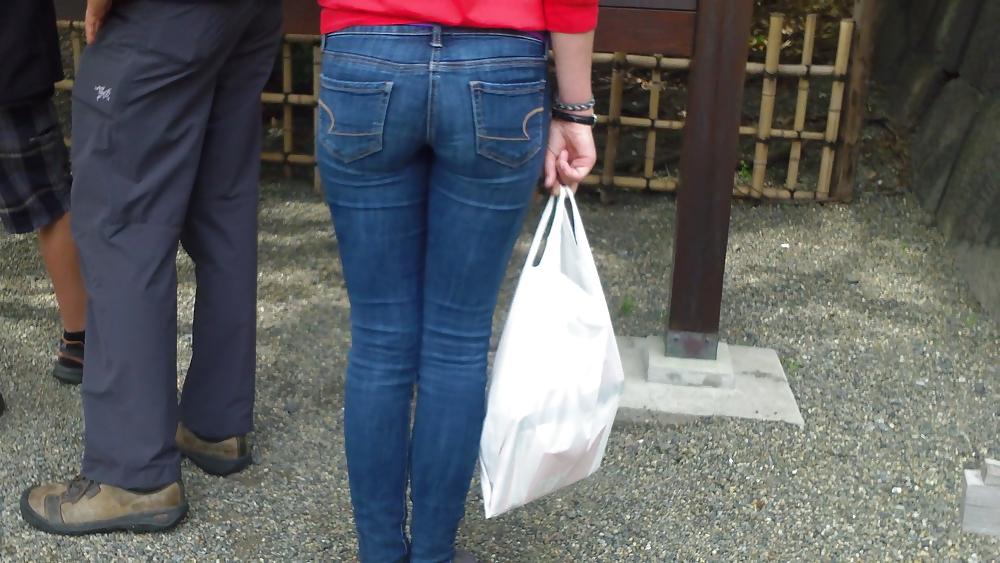 25P Ass & Butt in tight Blue Jeans looking fine 