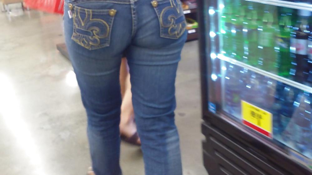 25P Ass & Butt in tight Blue Jeans looking fine 