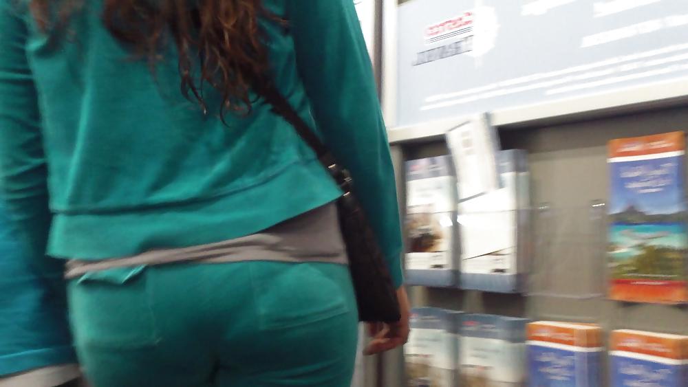 25P Ass & Butt in tight Blue Jeans looking fine 