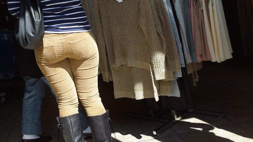 25P Ass & Butt in tight Blue Jeans looking fine 