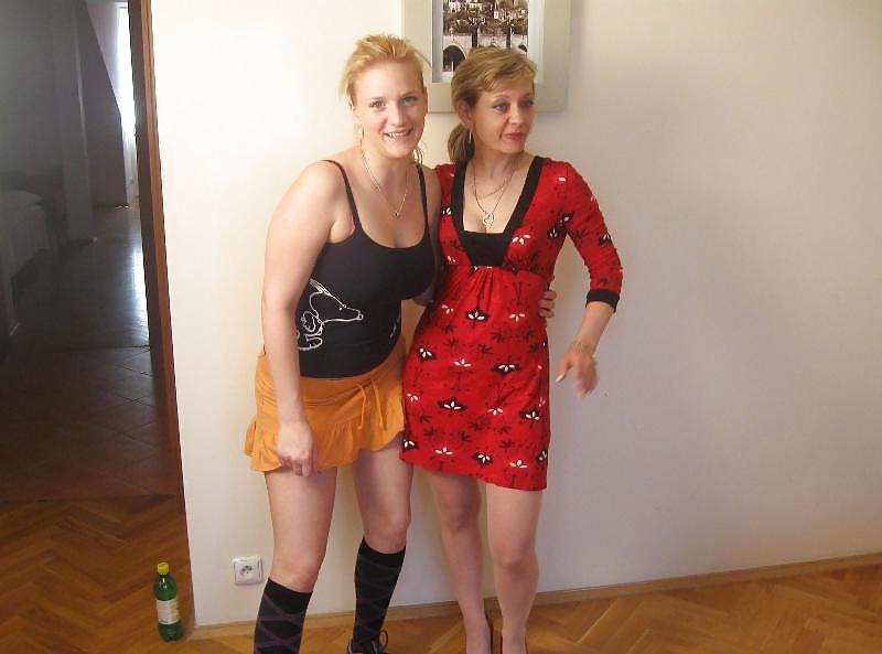 15P Mature lesbians playing between them 2