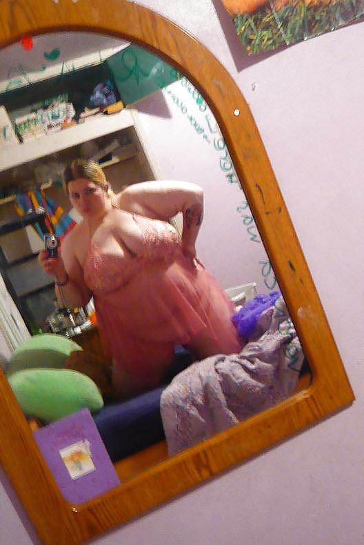 25P Chubby girls self pic 4