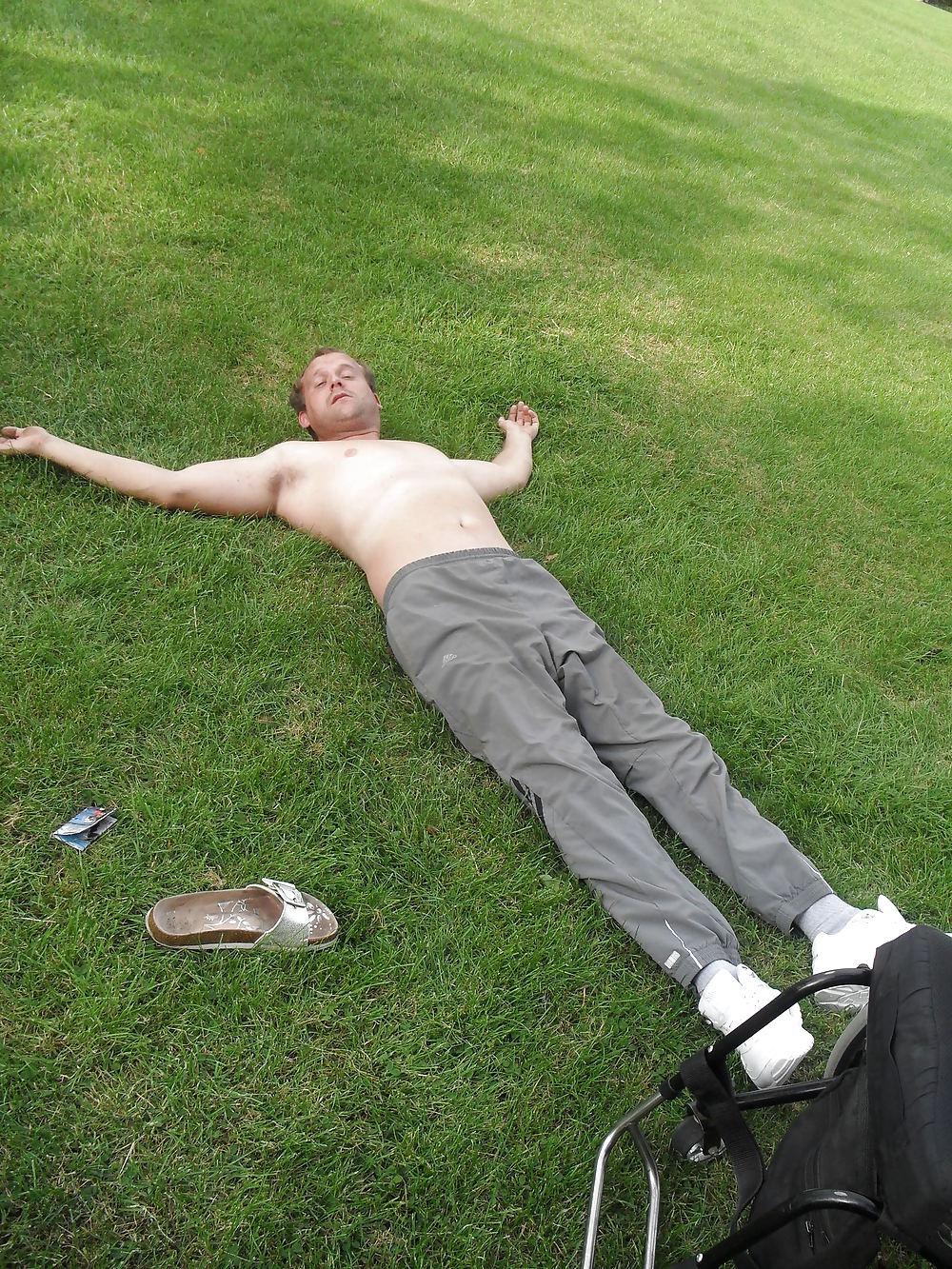 10P Young guy looking for honey