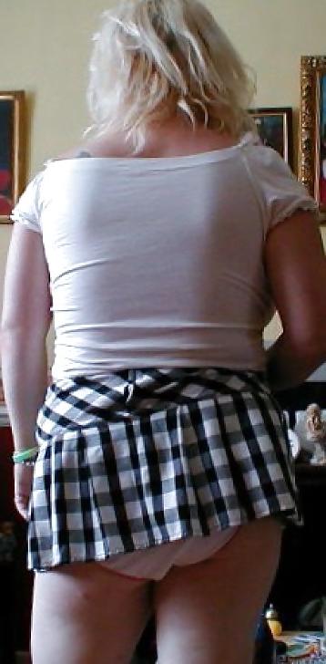 25P Wife upskirt and pantie pics