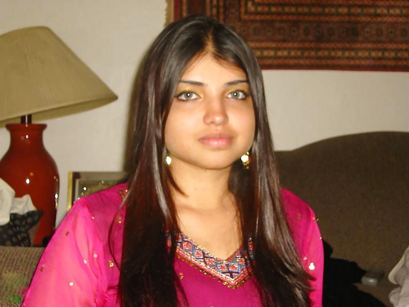 11P Naughty desi chick
