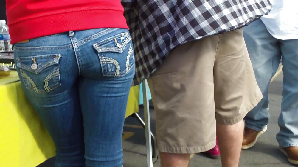 19P Beautiful teen ass & butt in tight blue jeans