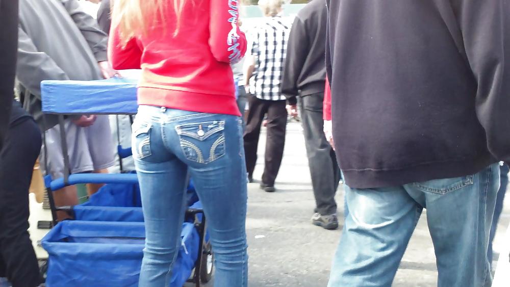 19P Beautiful teen ass & butt in tight blue jeans